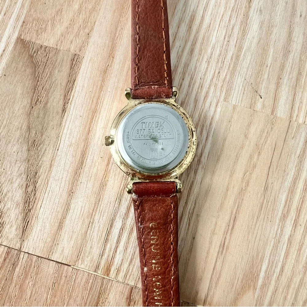 Timex ladies gold tone brown leather dress watch NEW BATTERY